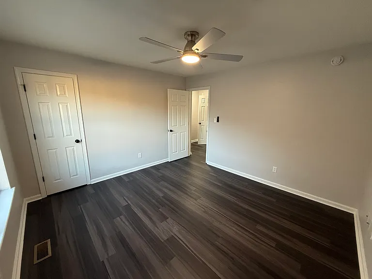 6209 Geneva Way #B — Photo 5