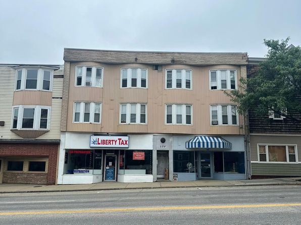 274 S Main St #8, Lewiston, ME 04240
