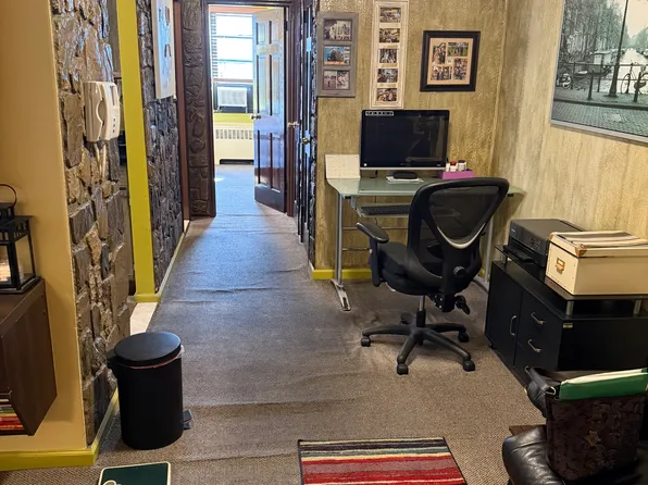 90-09 Northern Boulevard image 5 of 8