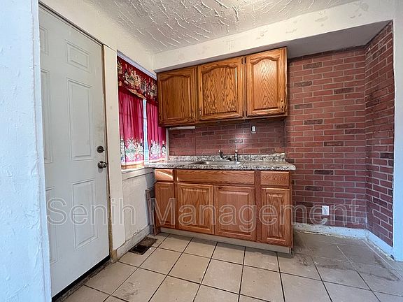 5th image of 13137 Petoskey Ave