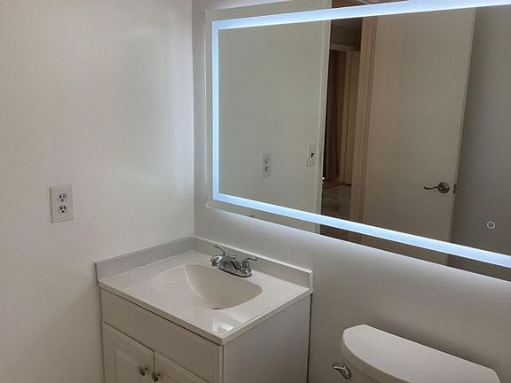 4th image of 10496 Augusta Ct