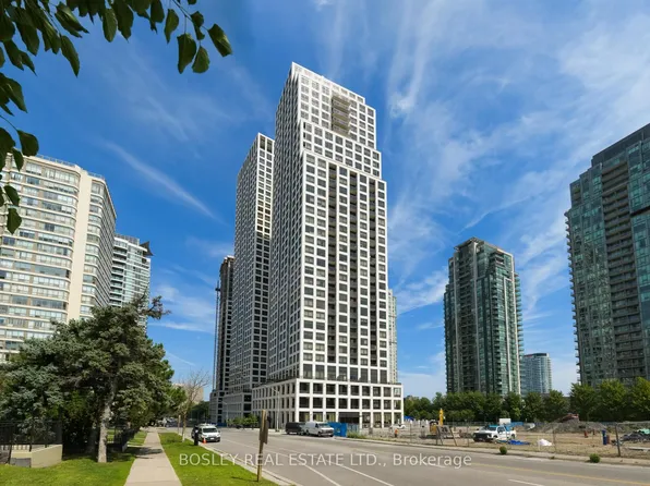 36 Elm Dr W #704, Mississauga, ON L5B 1L9