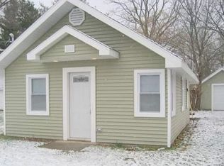 810 S Clinton St, Charlotte, MI 48813