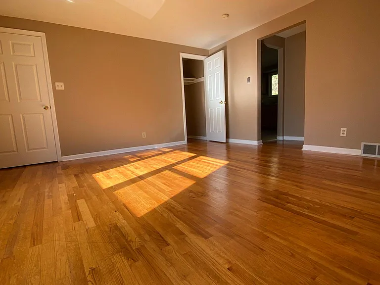 137 Houston Ave #1 — Photo 6