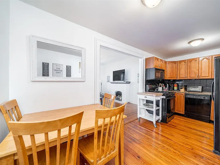 516 Adams St #4 — Photo 7