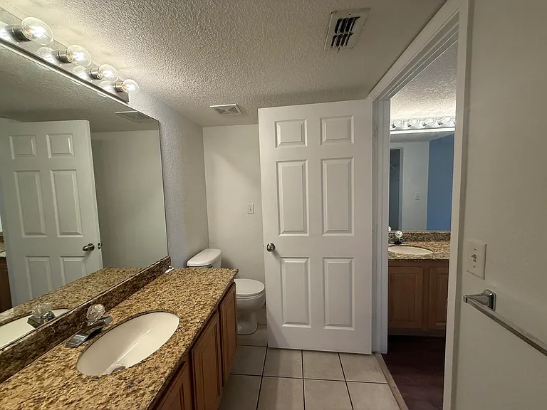231 SW Palm Dr #107 — Photo 13
