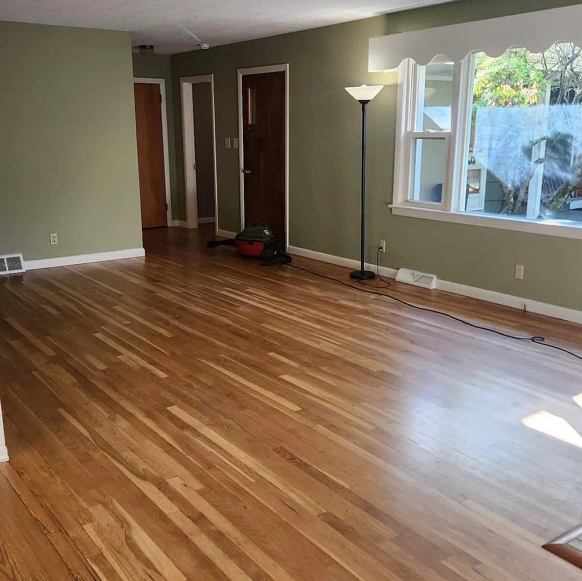 4 bed, 1500 sqft, $4,400 — Photo 1