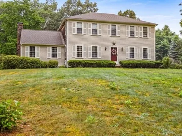4 Colonial Dr, Duxbury, MA 02332