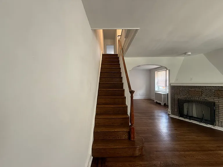 373 E Cliveden St — Photo 13