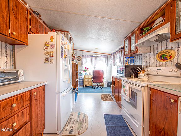 2nd image of 104 Becton Road