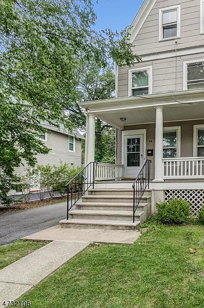 44 Summit Ave photo 1