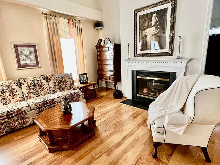 Arthur Hills Dr — Photo 11