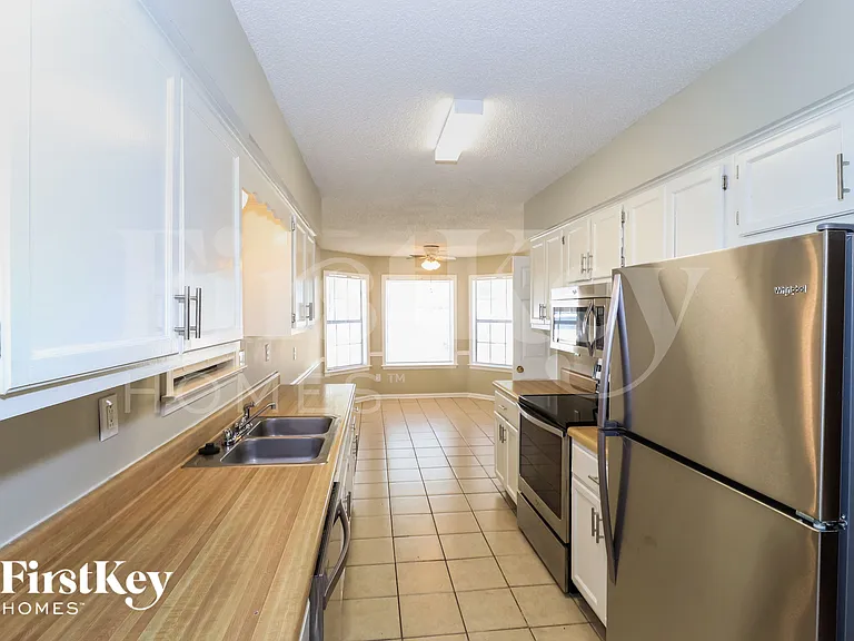 2515 Laurelcrest Dr — Photo 6