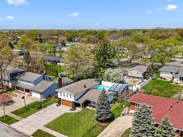 1437 Azalea Dr, Munster, IN 46321