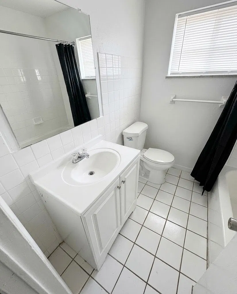 3 bed, 1.5 bath, 1406 sqft, $1,819 — Photo 4