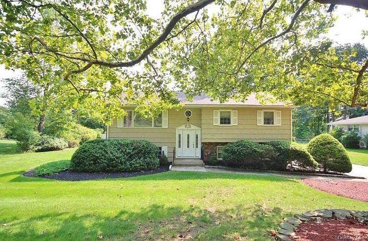 1st image of 120 Burda Ln