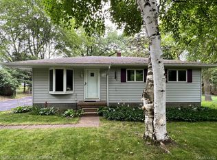 1739 Weymouth St, West Bloomfield, MI