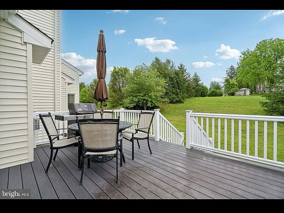 3rd image of 207 Coventry Rd