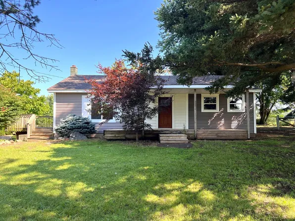 3355 E Braden Rd, Perry, MI 48872