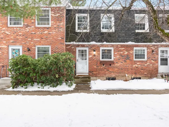 7 Sugartree Lane #A8, Essex Junction, VT 05452