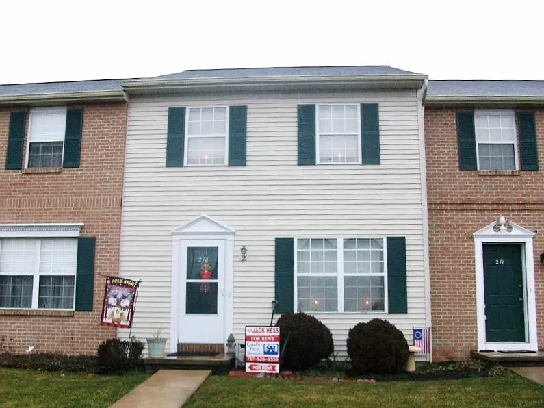 273 Greenland Dr photo 1