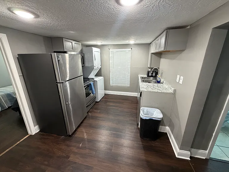 5432 Elgin St — Photo 13