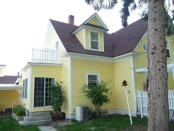 2nd image of 213 E 6th St