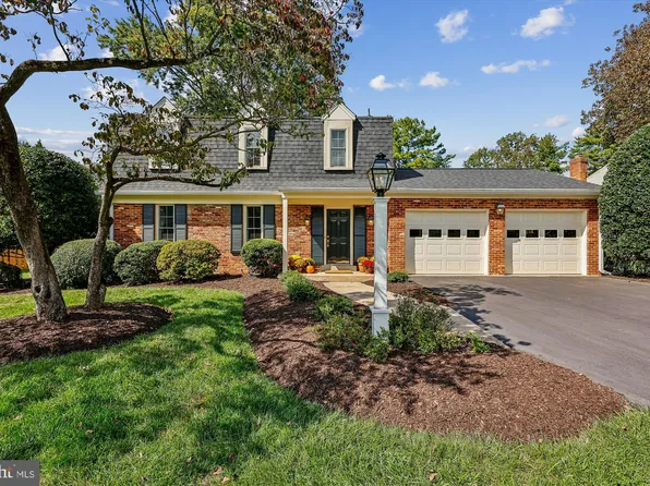 4715 Powder House Dr, Rockville, MD 20853