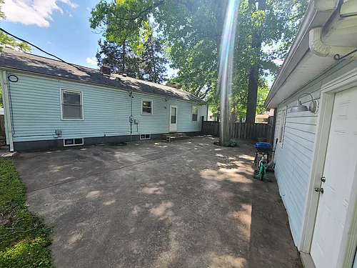 2101 Pickett St Photo 1