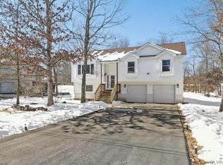 12610 Big Bear Dr, East Stroudsburg, PA 18302