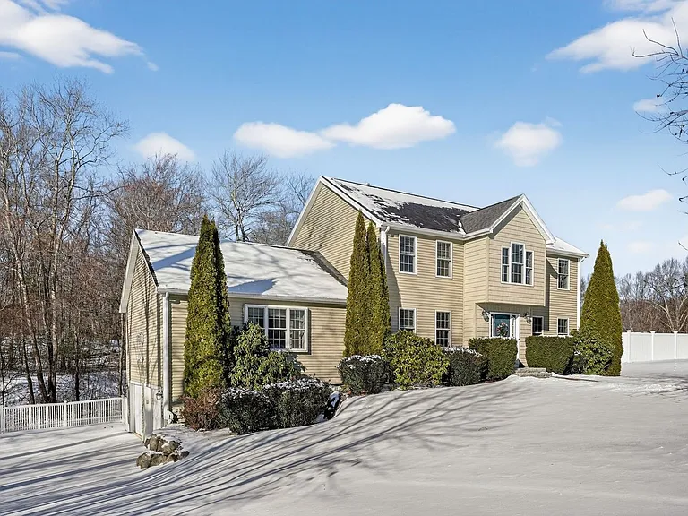 3 Diana Hill Dr — Photo 1