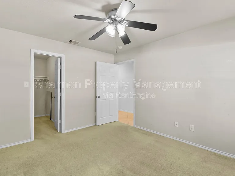 2711 Polk St — Photo 6