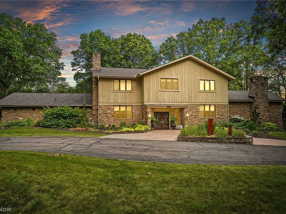 1st image of 889 Eaton Ave