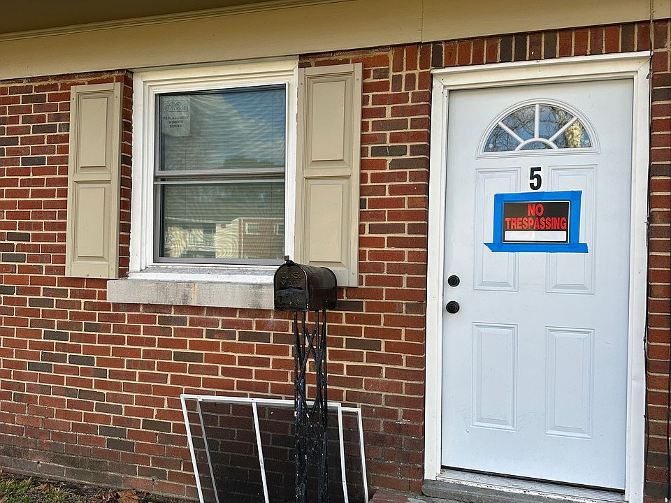 1st image of 425 Fort Worth Ave APT 5