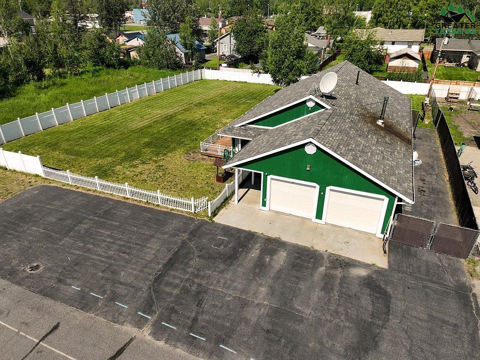 1st image of 135 E 6th Ave