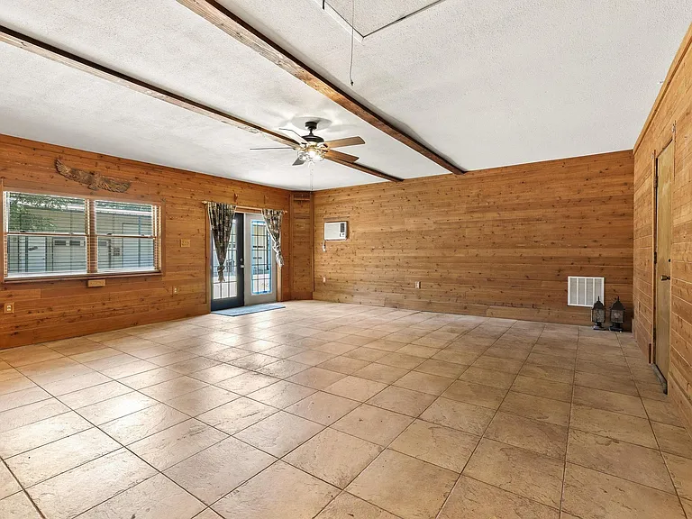 12869 FM 1385 — Photo 26