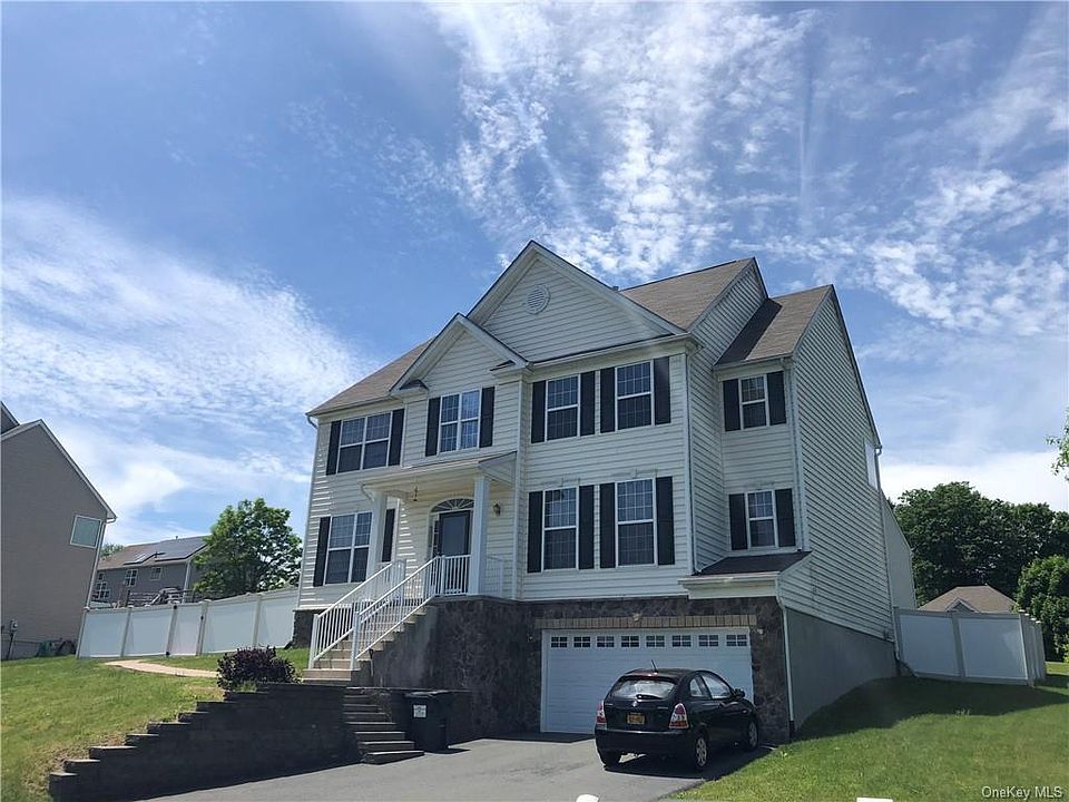1st image of 8 Evergreen Ln