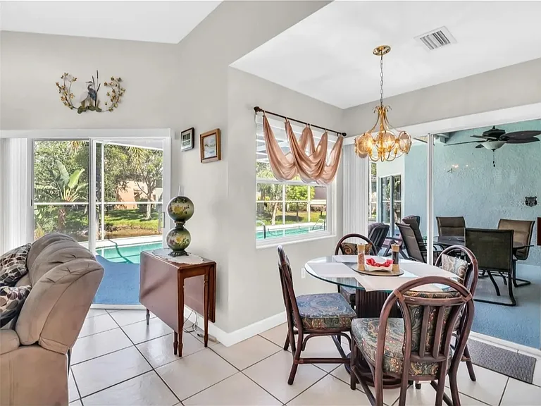 1070 S Pointe Alexis Dr — Photo 12