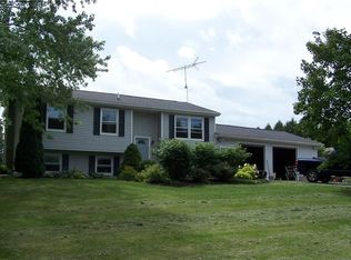 9385 Shetler Rd, Lima, NY 14485