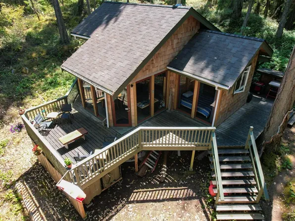 LT 1st NE, Ruxton Island, BC