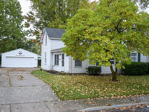 2nd image of 707 W 8th St