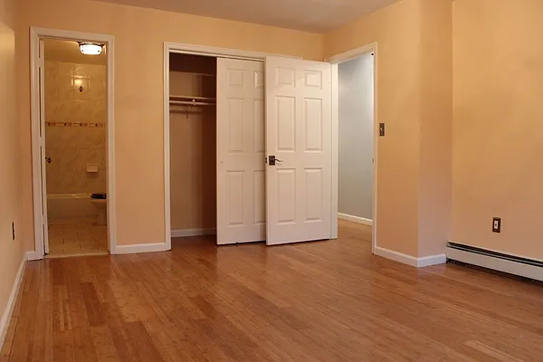 Rented by Premier Metro Realty Corp | media 13