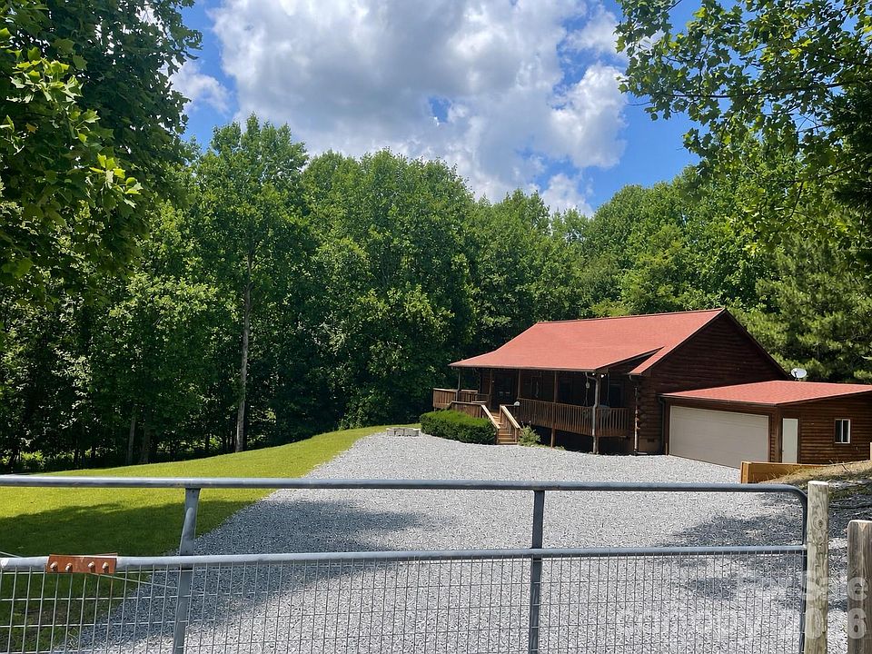 1st image of 114 Woodstock Ln