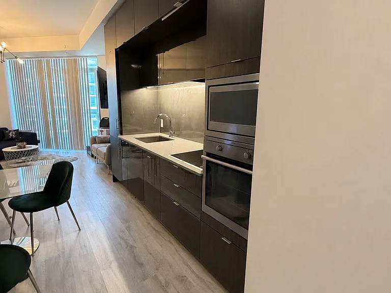 1 Edgewater Dr #920 — Photo 5
