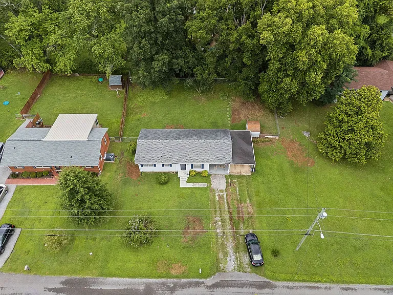 900 Velma Ln — Photo 27