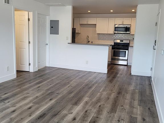 2nd image of 3232 W Avenue 32 #5