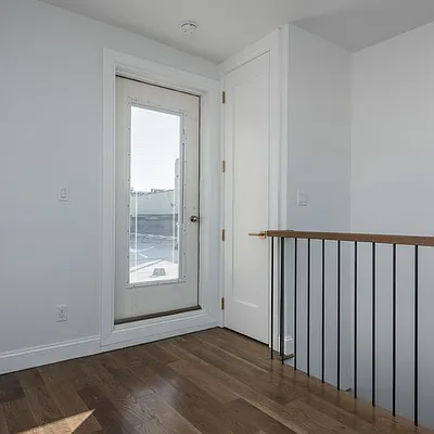 Rented by Nooklyn NYC LLC | media 22