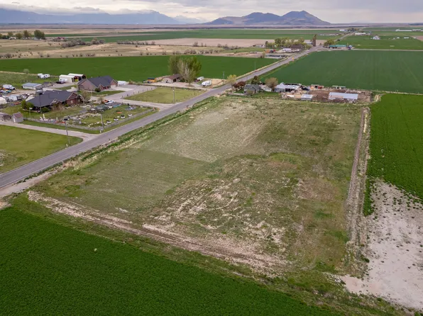 10645 N 10800 W, Tremonton, UT 84337