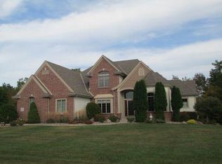 W231N7338 Field Dr, Sussex, WI 53089