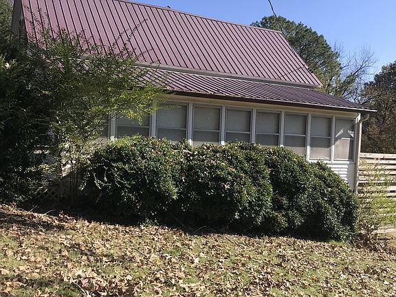 3rd image of 712 Thomas Ave